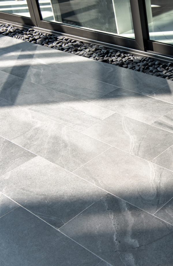 Avantages d'une pose de carrelage de terrasse à Lens